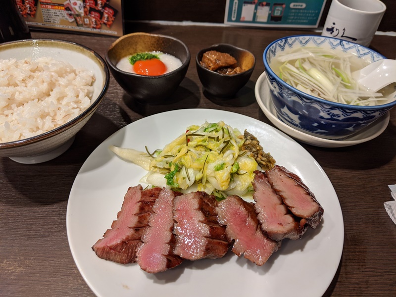 仙台駅から一番近い牛タン屋「牛たん通り」の利久仙台駅店に行ってきた! 仙台駅から一番近い牛タン屋「牛たん通り」の利久仙台駅店に行ってきた!